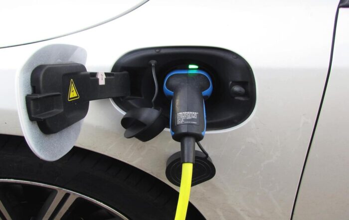 E-Auto mit Schaltgetriebe-Elektrisches Auto ohne Getriebe-E-Auto mit manuellem Schaltgetriebe- umweltfreundliches E-Auto